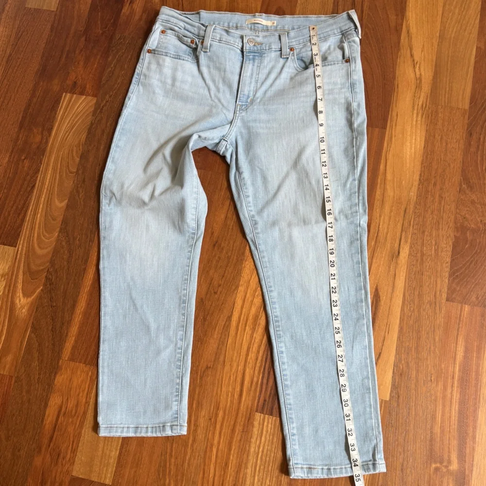 Levi's‎ Jeans Women's Light Wash Boyfriend Stretchy Jeans Size 31